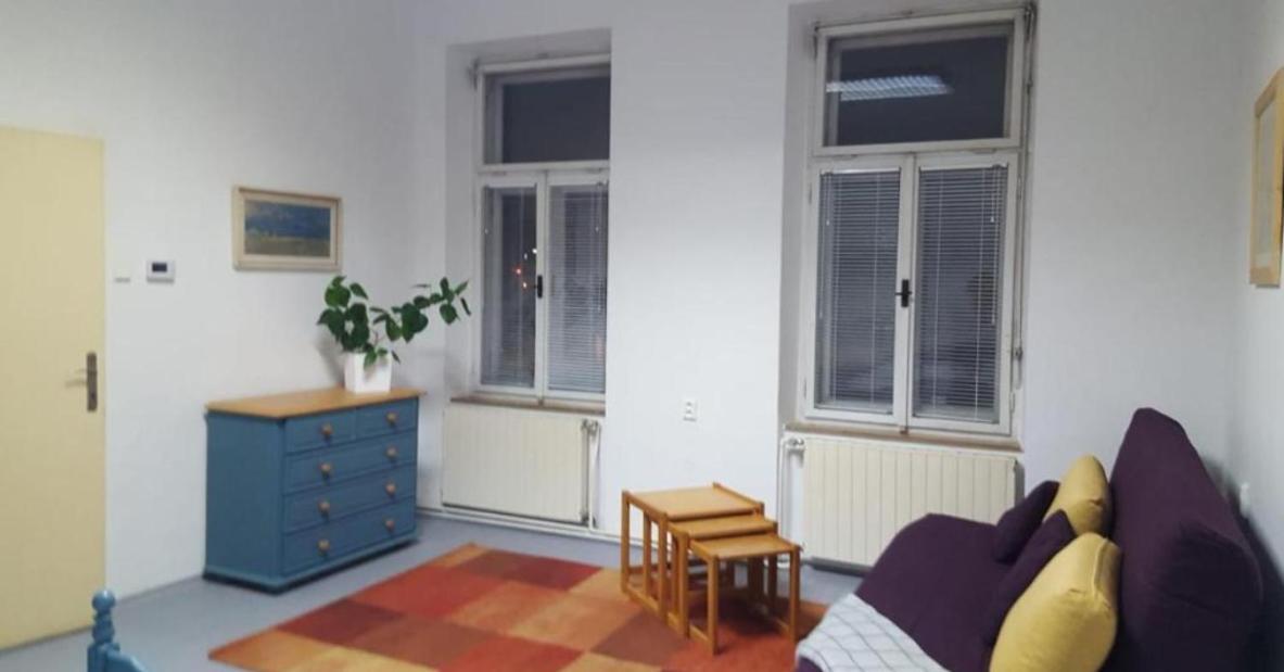 Na Mahlerce Apartment Ихлава Стая снимка